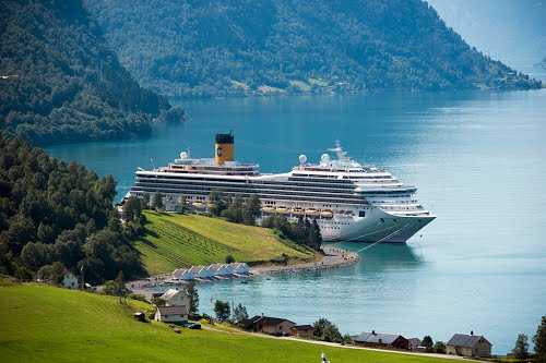 El Costa Fortuna en los Fiordos Noruegos CRUCEROS FIORDOS NORUEGOS COSTA FORTUNA CRUCEROS NORTE DE EUROPA
